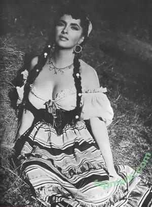 Vintage Sexy Celebs / vintagemoviestars nude photo #0099