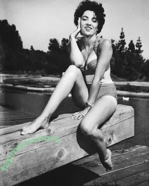 Vintage Sexy Celebs / vintagemoviestars nude photo #0105