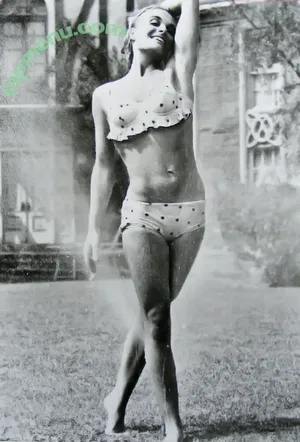 Vintage Sexy Celebs / vintagemoviestars nude photo #0128