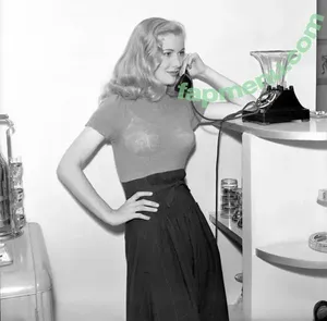 Vintage Sexy Celebs / vintagemoviestars nude photo #0147