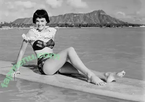 Vintage Sexy Celebs / vintagemoviestars nude photo #0184