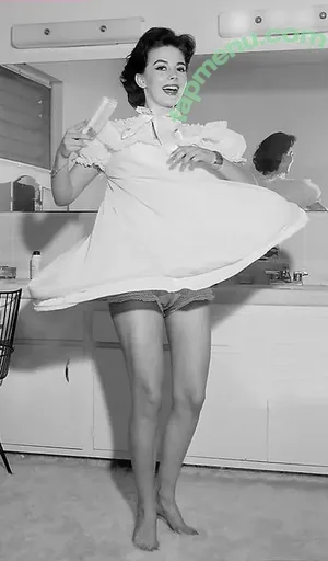 Vintage Sexy Celebs / vintagemoviestars nude photo #0192