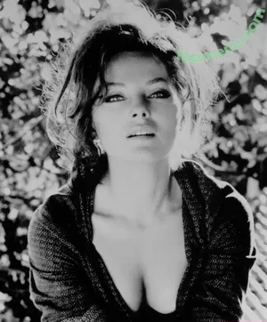 Vintage Sexy Celebs / vintagemoviestars nude photo #0213