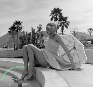 Vintage Sexy Celebs / vintagemoviestars nude photo #0239