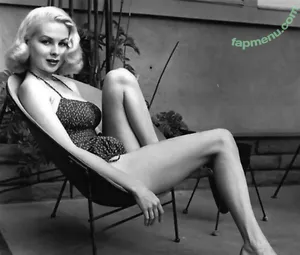 Vintage Sexy Celebs / vintagemoviestars nude photo #0242