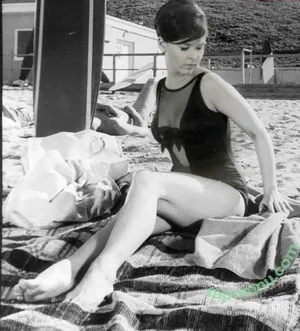 Vintage Sexy Celebs / vintagemoviestars nude photo #0279