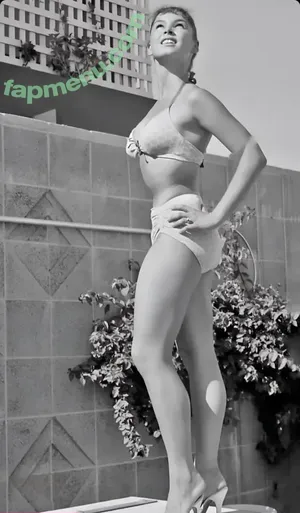 Vintage Sexy Celebs / vintagemoviestars nude photo #0281