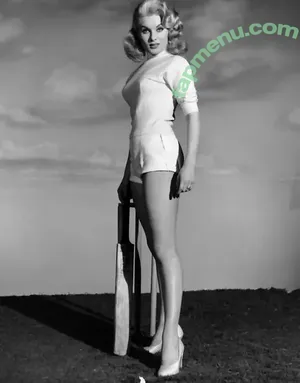 Vintage Sexy Celebs / vintagemoviestars nude photo #0312