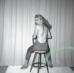 Vintage Sexy Celebs / vintagemoviestars nude photo #0399