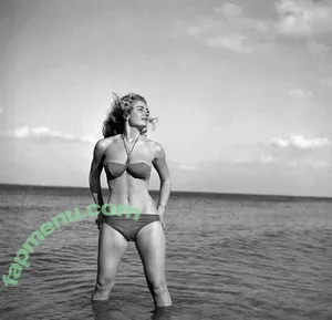 Vintage Sexy Celebs / vintagemoviestars nude photo #0400