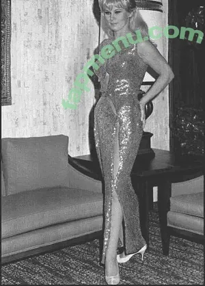 Vintage Sexy Celebs / vintagemoviestars nude photo #0427