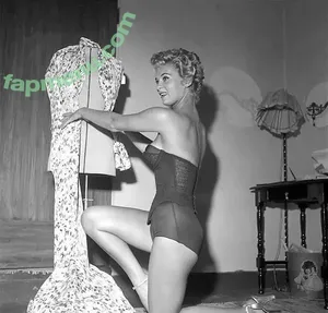 Vintage Sexy Celebs / vintagemoviestars nude photo #0436