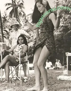 Vintage Sexy Celebs / vintagemoviestars nude photo #0483