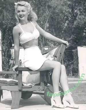 Vintage Sexy Celebs / vintagemoviestars nude photo #0592
