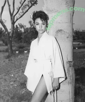 Vintage Sexy Celebs / vintagemoviestars nude photo #0653