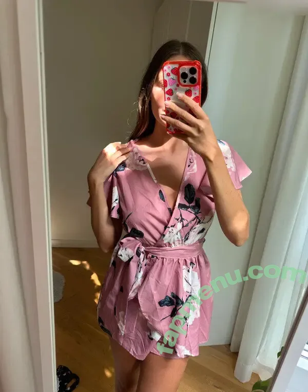 Vinted/eBay nude photo #0160 (Vinted/eBay)