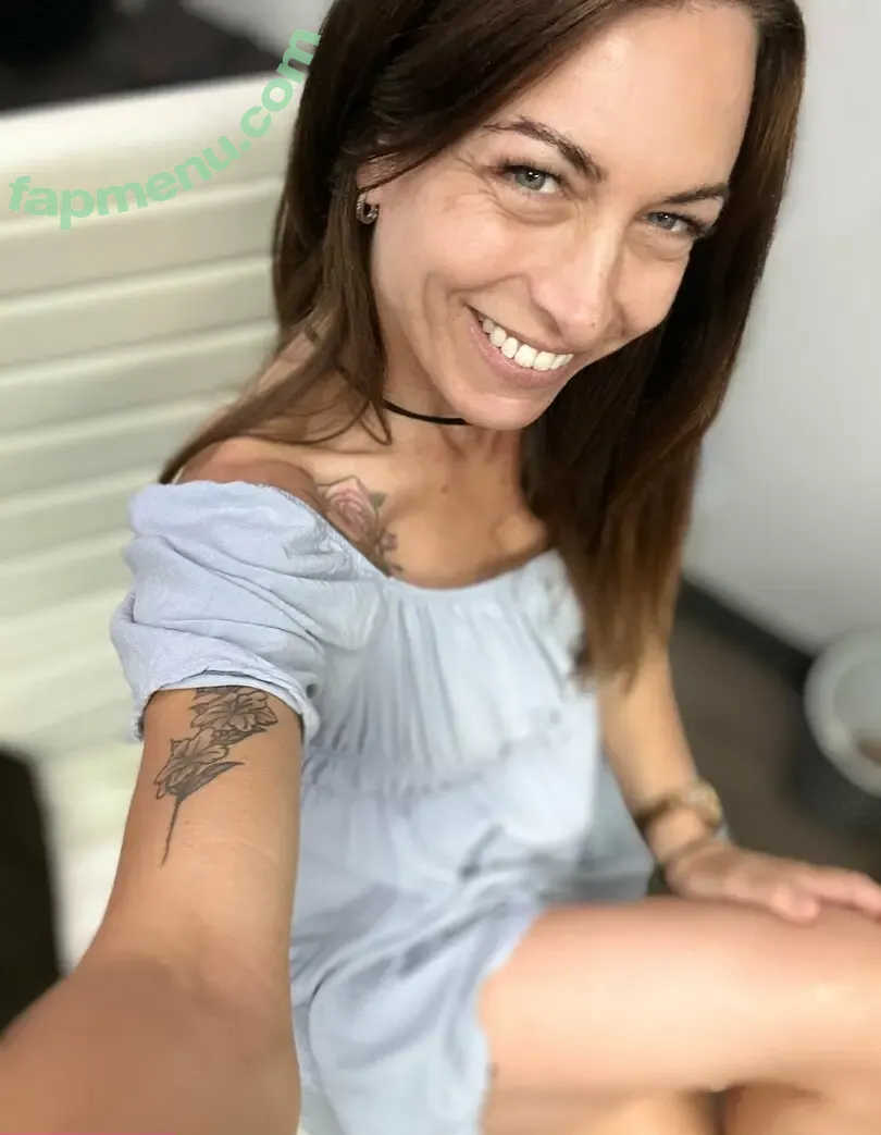 violetnaughtyy nude photo #0056 (violetnaughtyy)
