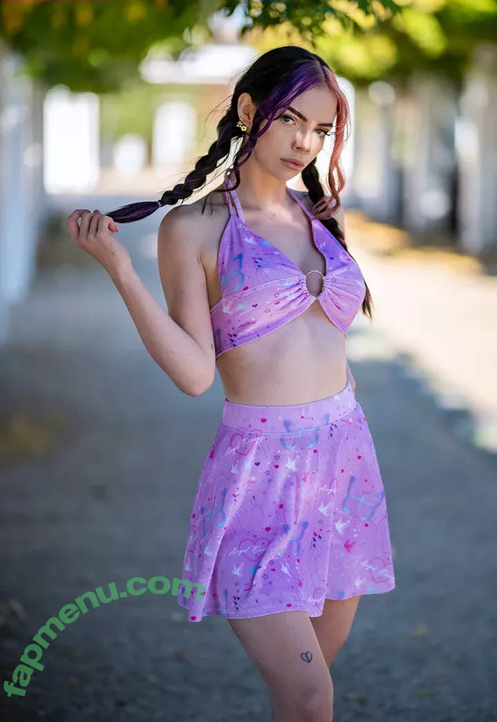 virtualbabyangel nude photo #0038 (Chloe Lisbon / virtualbbangel)