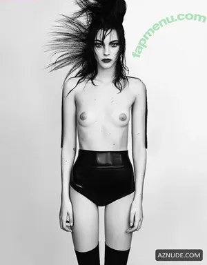Vittoria Ceretti / vittoria nude photo #0007