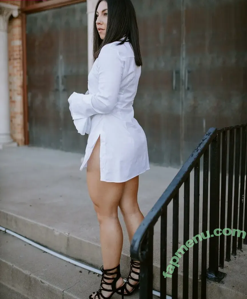 Vivian Saldana nude photo #0005 (vivi.anne.fitt)
