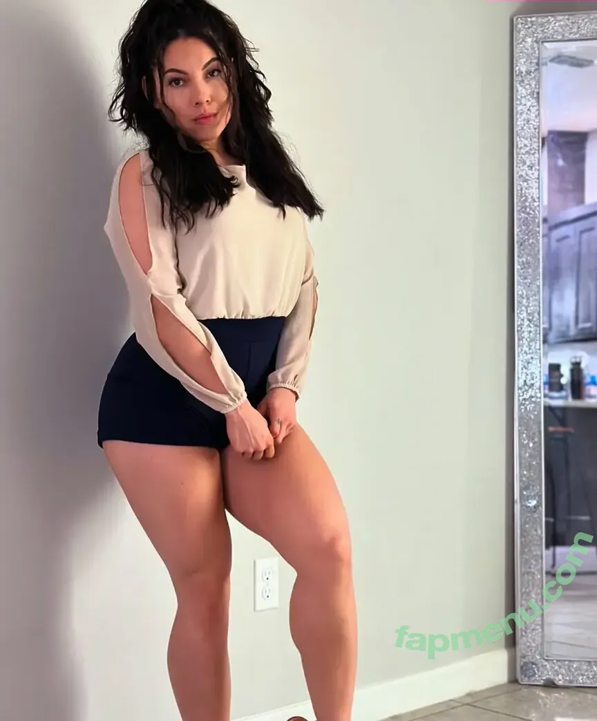 Vivian Saldana nude photo #0017 (vivi.anne.fitt)
