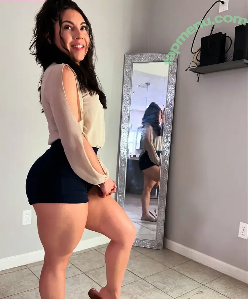 Vivian Saldana nude photo #0018 (vivi.anne.fitt)
