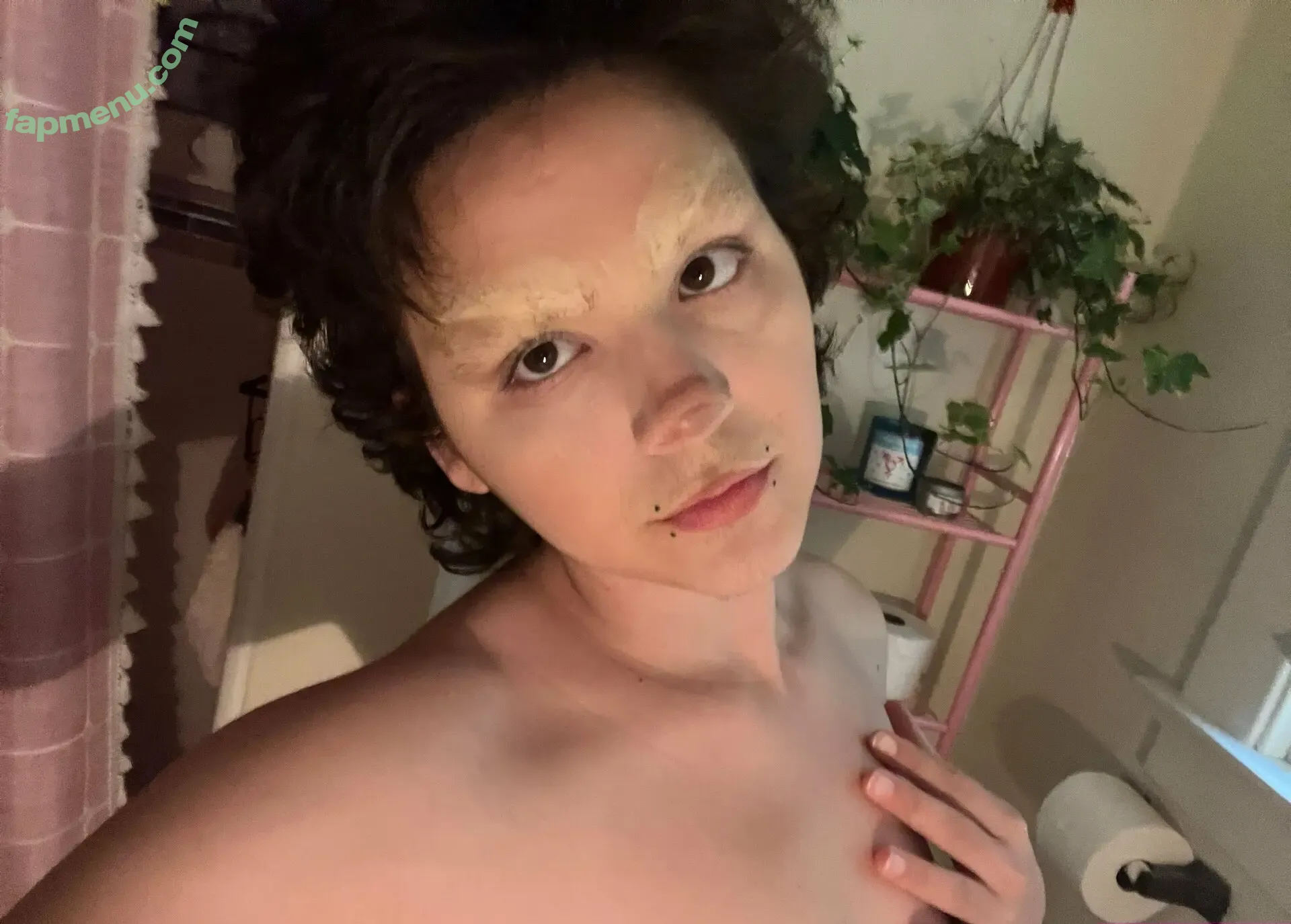 vivsthotz nude photo #0025 (vivsterz_vtn)