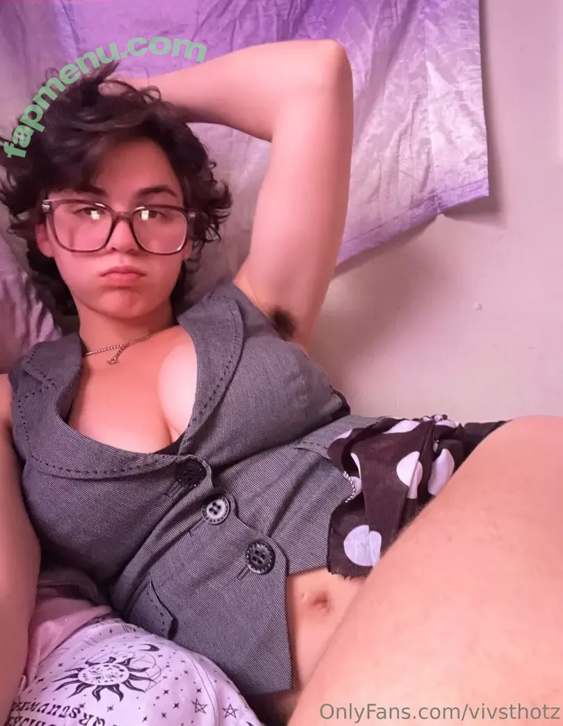 vivsthotz nude photo #0032 (vivsterz_vtn)