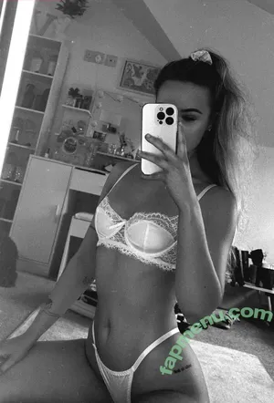 Vixen / Babyvixx / Bby Vixen / Vixenxpandedtv / babyvixxx / vixenxofficial nude photo #0019