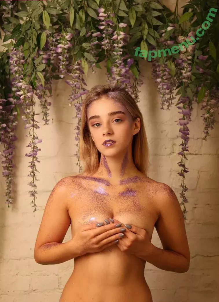 vvcalendar nude photo #0005 (Yugi)