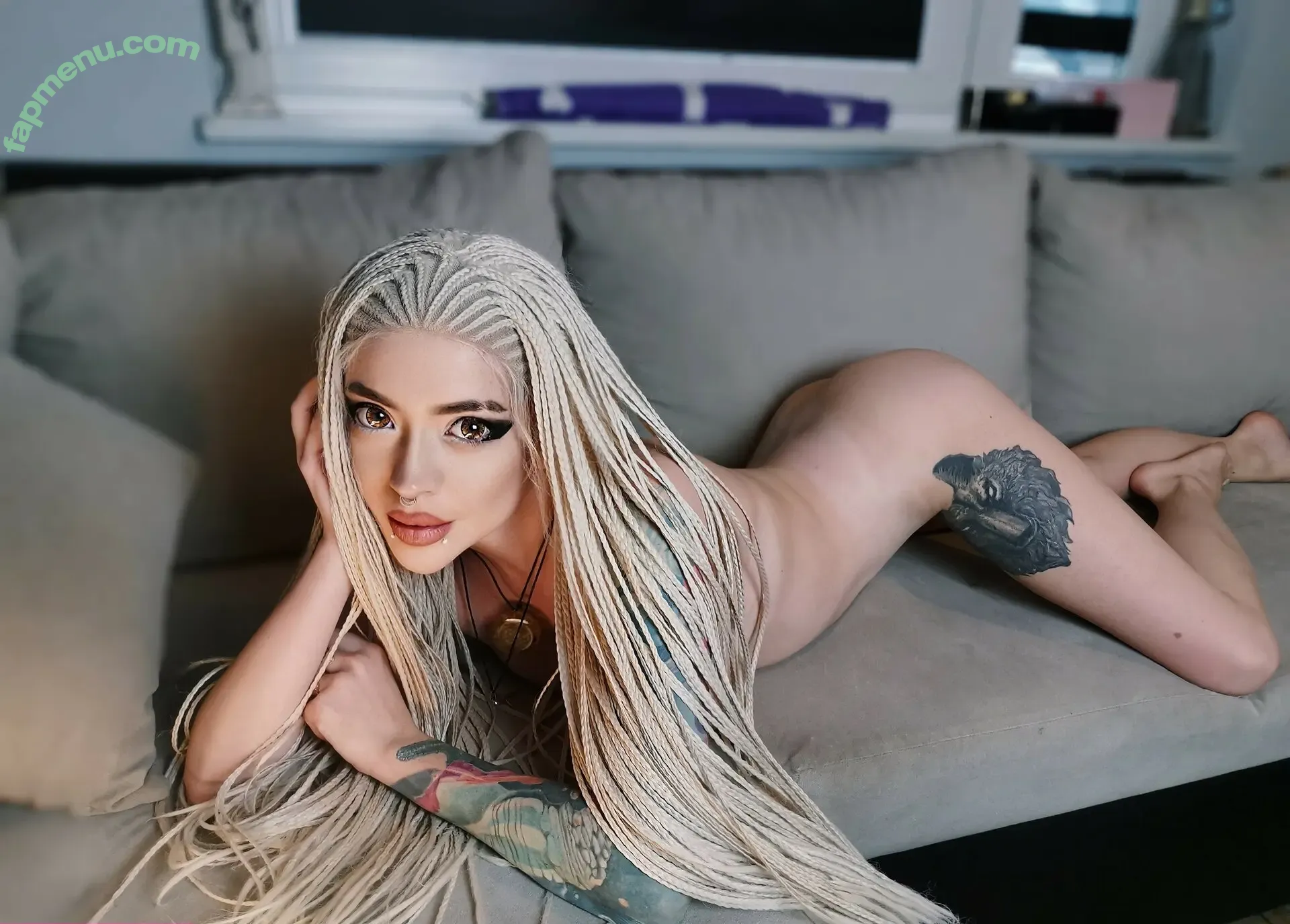 Vvolfie nude photo #0004 (vvolfie_ / vvolfie_psychomodel)