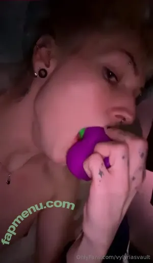  nude photo #0001