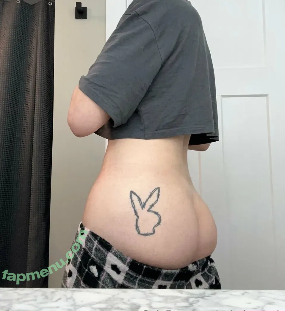 vylyriasvault nude photo #0023 (vylyriasvault)