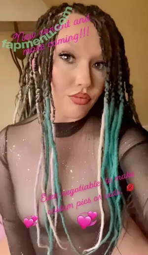 vyxenrae / vyxenah nude photo #0001