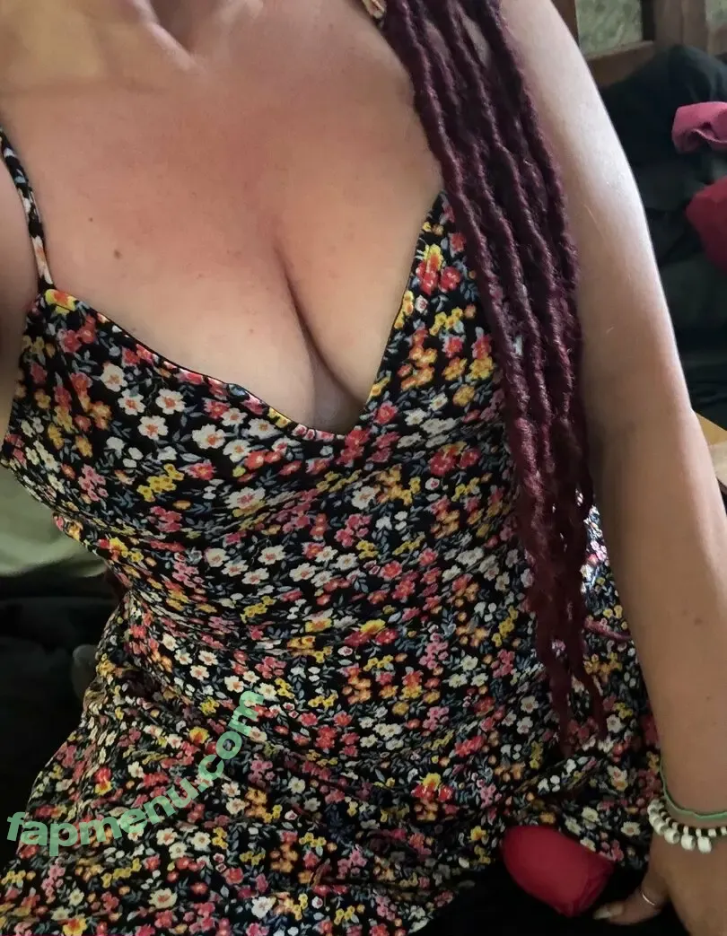 vyxenrae nude photo #0002 (vyxenah)