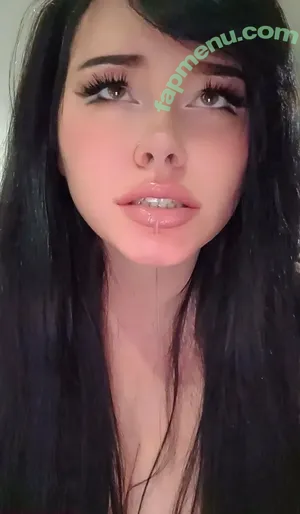 waifuflowerr / rewolfmi nude photo #0003