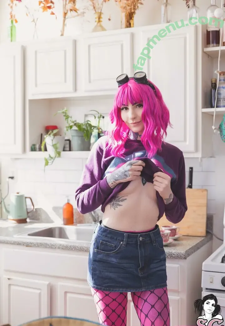 WalkingWoounded nude photo #0134 (Sky Graves / WooundedWaifu / walkingwoundedoh)