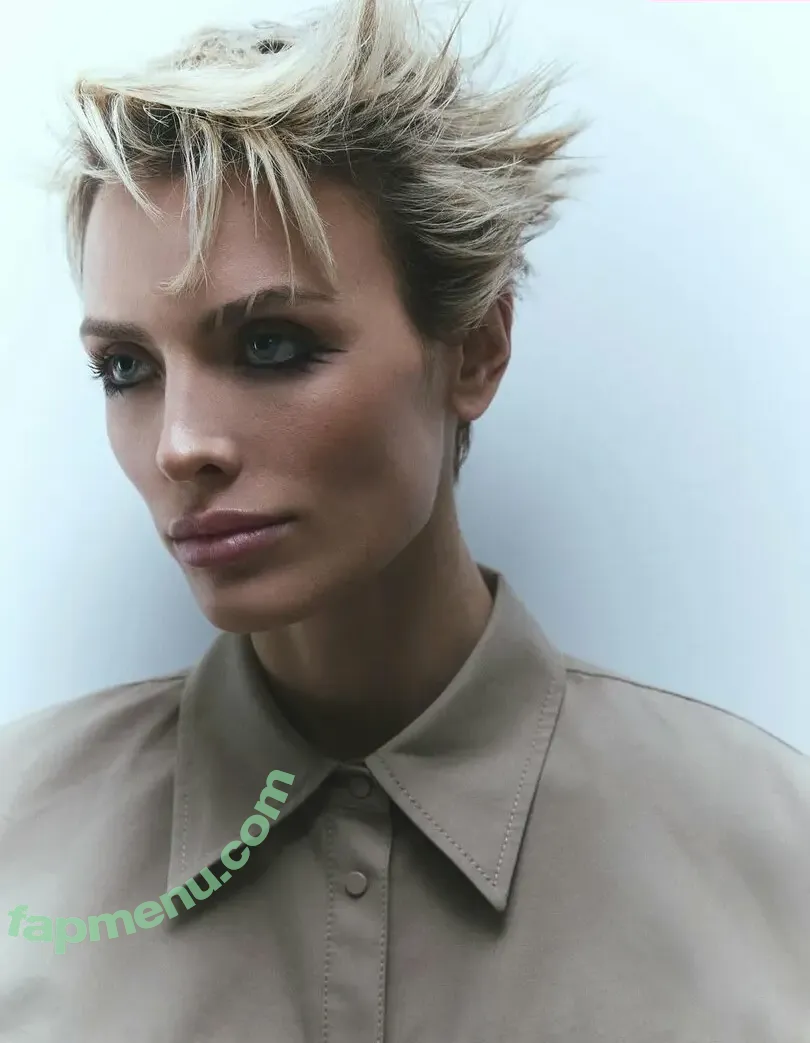 Wallis Day nude photo #0617 (wallisday)