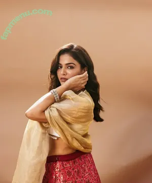 Wamiqa Gabbi / wamiqagabbi nude photo #0036