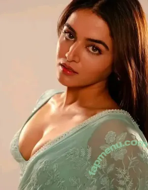 Wamiqa Gabbi / wamiqagabbi nude photo #0040