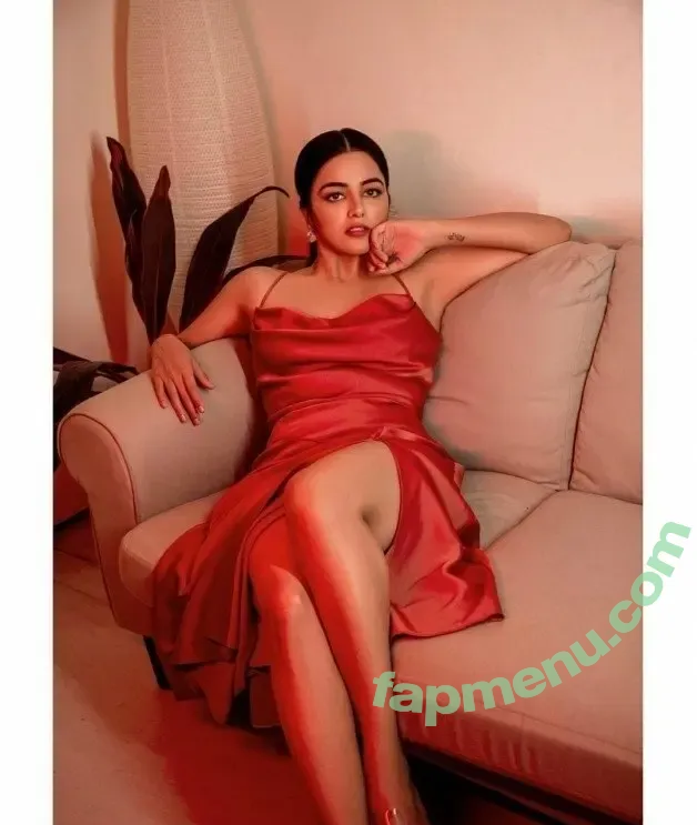 Wamiqa Gabbi nude photo #0060 (wamiqagabbi)