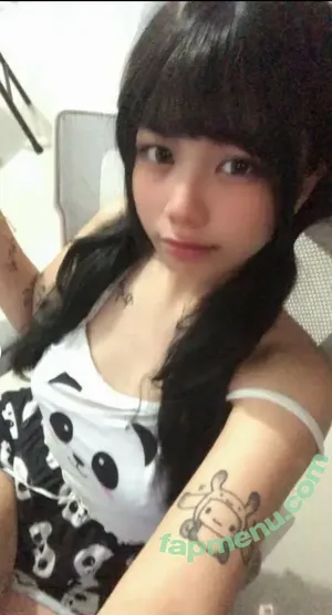 wana / hannahowo / wana_plays nude photo #0005