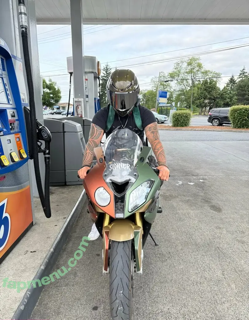 wawa.moto nude photo #0001 (wawa.moto.r1)