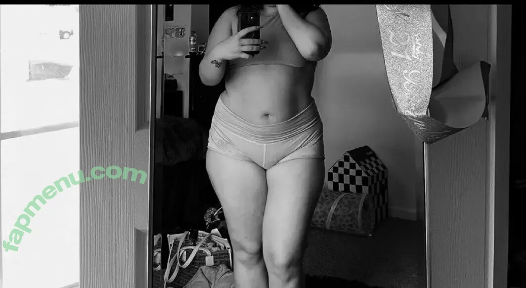 Weezy Weezyouttaherea nude photo #0032 (weezyouttaahere)