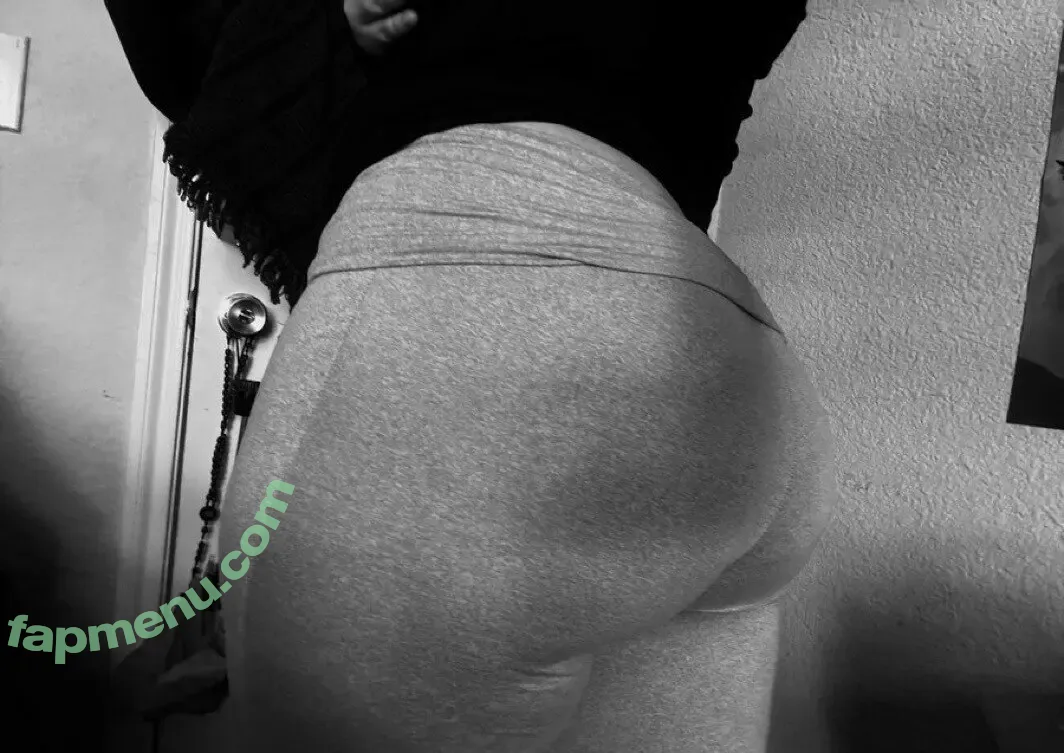 Weezy Weezyouttaherea nude photo #0034 (weezyouttaahere)