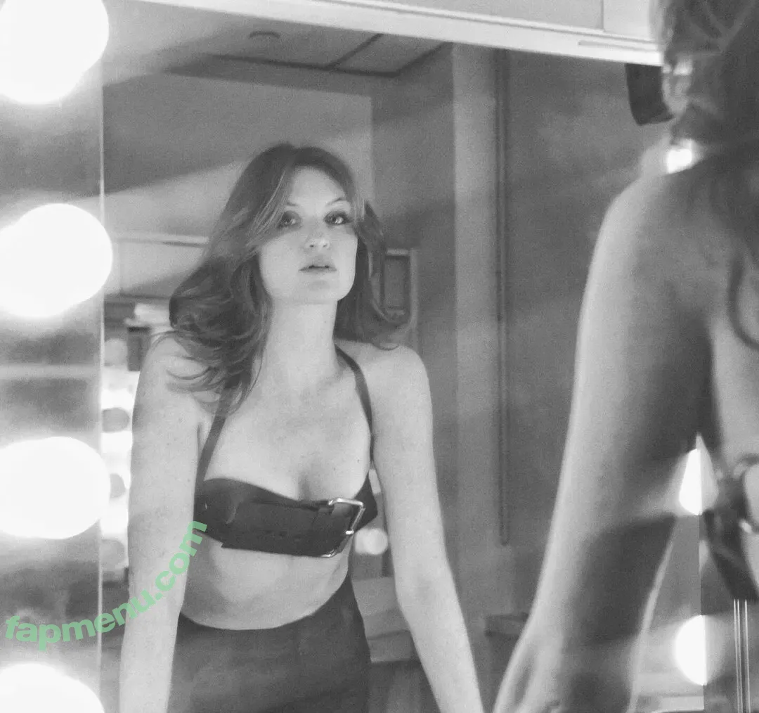 whereismuna nude photo #0017 (Muna)