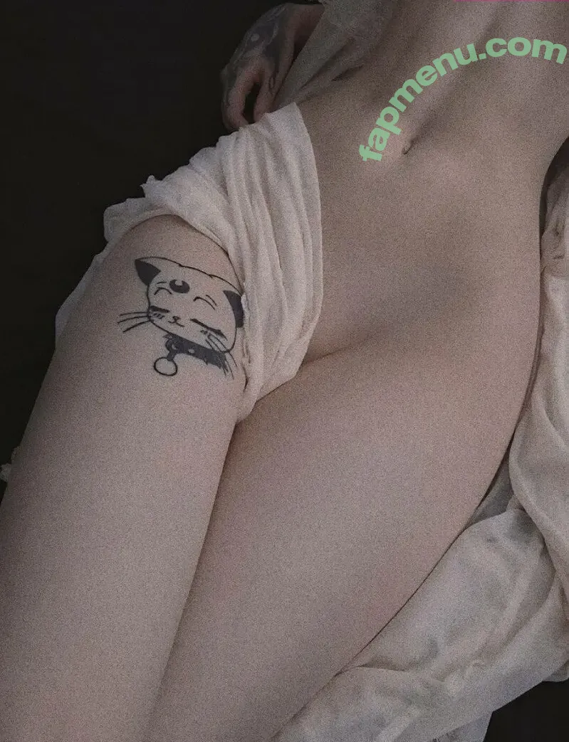 Who is this? nude photo #0531 (Identify unknown Hotwives and QoS in here / who.is.this.official)