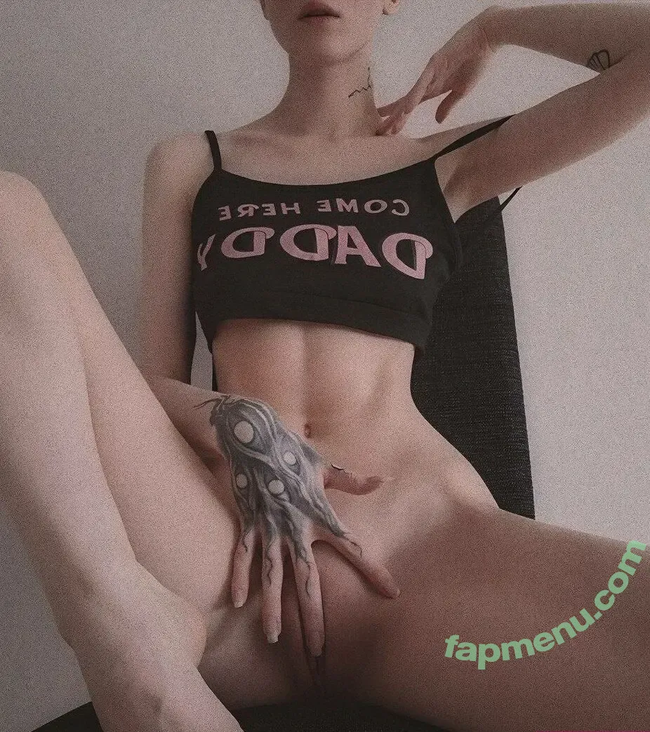 Who is this? nude photo #0534 (Identify unknown Hotwives and QoS in here / who.is.this.official)
