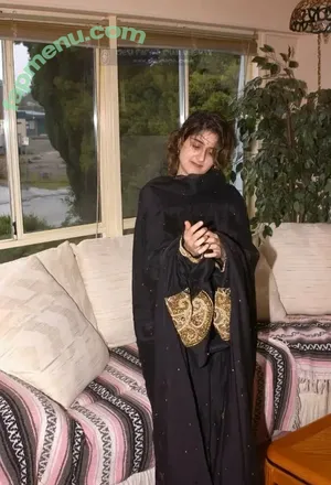Who is this? / Identify unknown Hotwives and QoS in here / who.is.this.official nude photo #1099