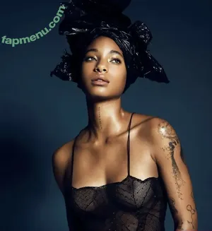 Willow Smith / willowsmith nude photo #0001